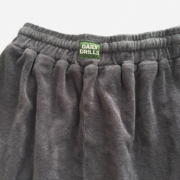 Daily Drills Grey Charcoal Terry Cloth Drawstring Sweat Shorts Relaxed Fit M/L - Picture 2 of 5